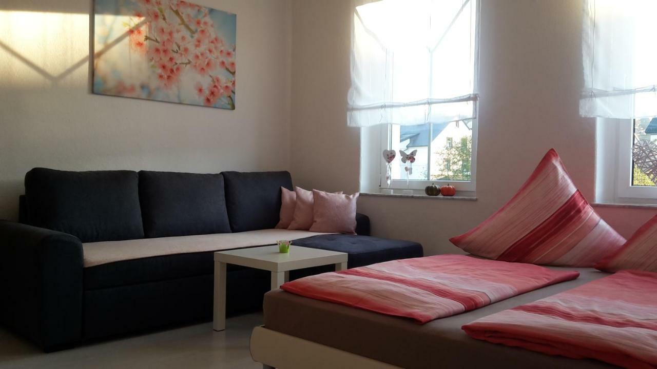 Ferienwohnung "An Der Wuerschnitz" Chemnitz Esterno foto