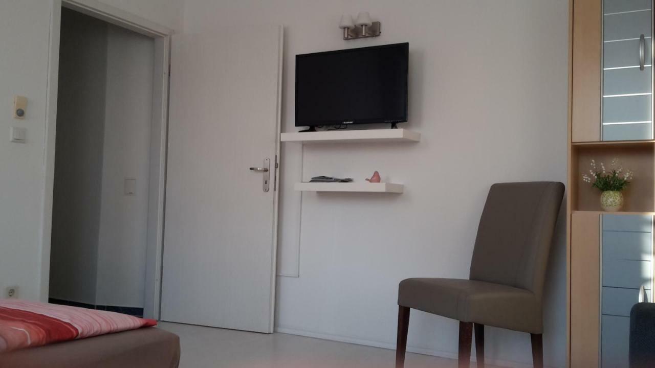 Ferienwohnung "An Der Wuerschnitz" Chemnitz Esterno foto